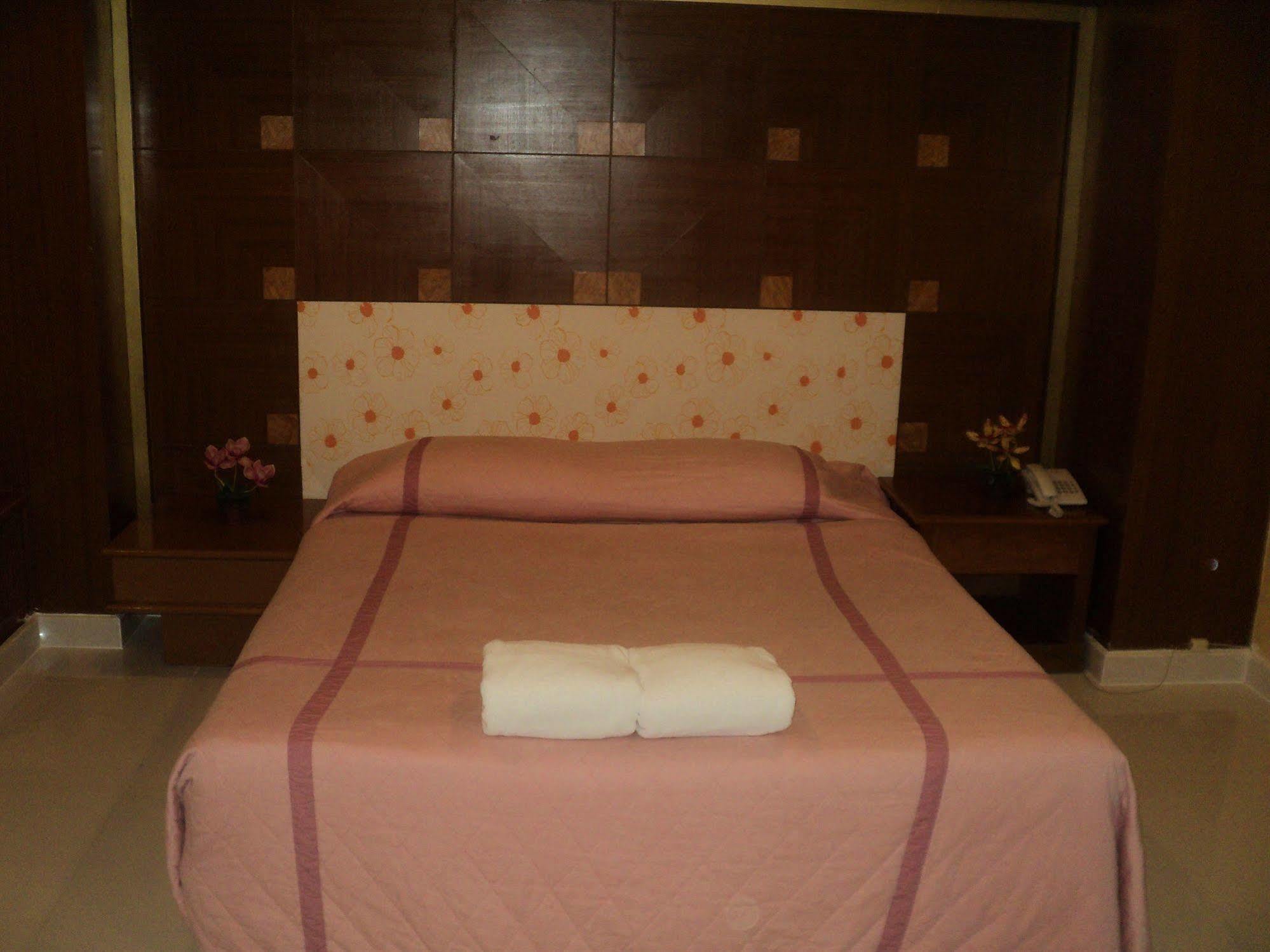 Chaleena Princess Hotel Bangkok Ngoại thất bức ảnh